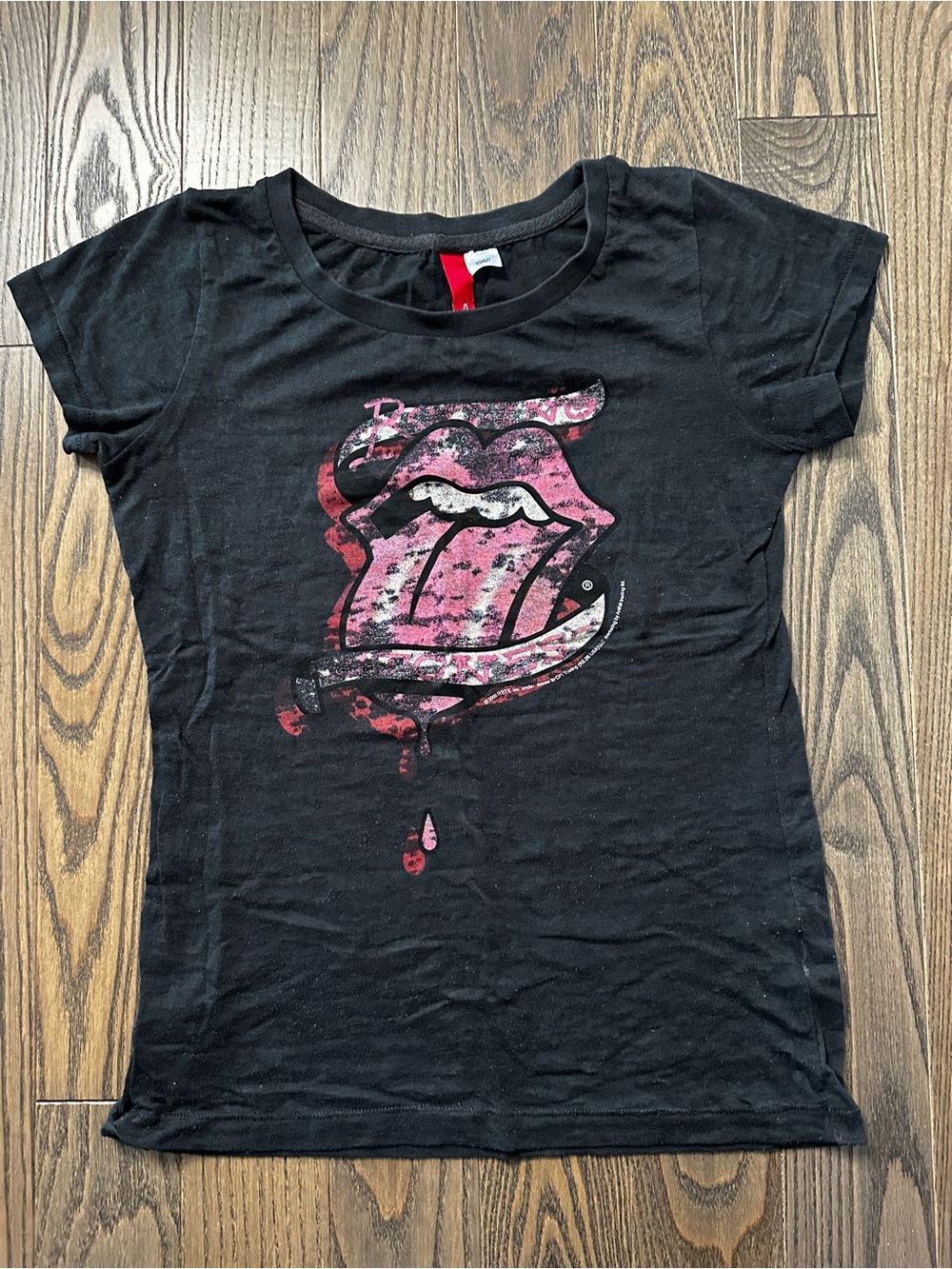 Divided by H&M Black Tee with Pink Graphic Tongue